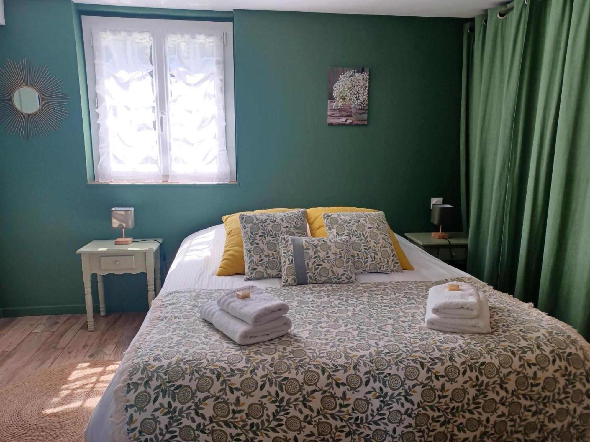 Bed and Breakfast Les Pommiers Онфлер Екстер'єр фото